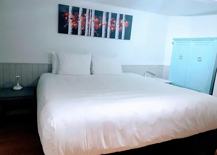 Cheap hotel: Manoir Sainte Genevieve