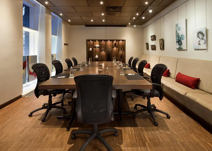 Hotel 71 By Preferred Hotels & Resorts