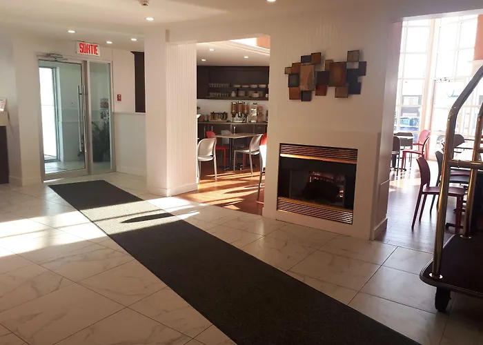 Clarion Pointe Quebec Airport